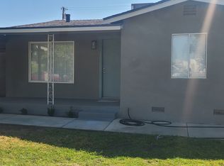 1218 K St, Sanger, CA 93657