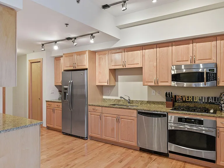 215 10th Ave S #735 — Photo 7