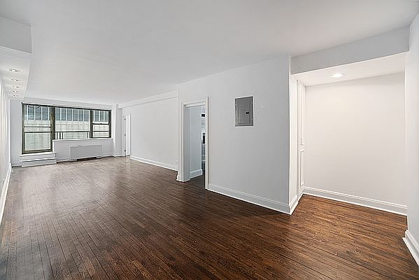 1st image of 155 E 55th St #12B