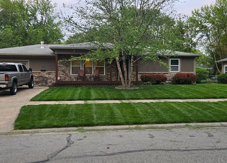 519 S Locust St — Photo 1