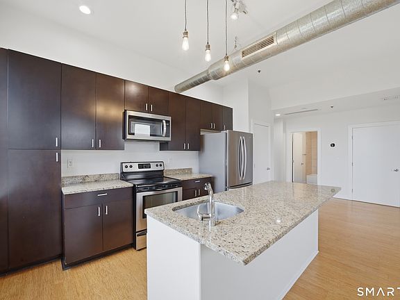 4th image of 881 Lafayette Boulevard #5H