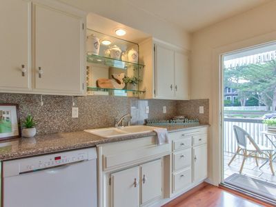 810 Lighthouse Ave Unit 206, Pacific Grove, CA, 93950