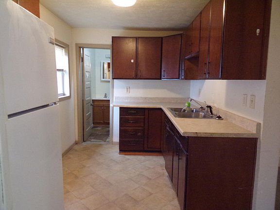 5th image of 1016 W 3rd Ave