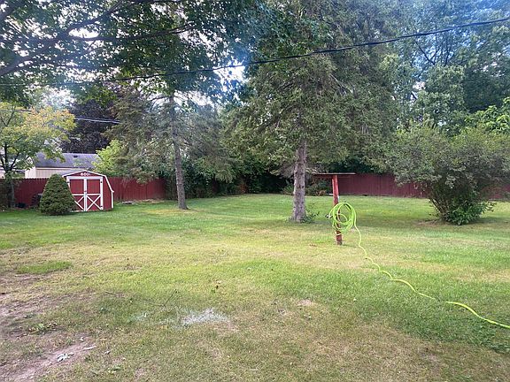 2nd image of 860 Ledyard St