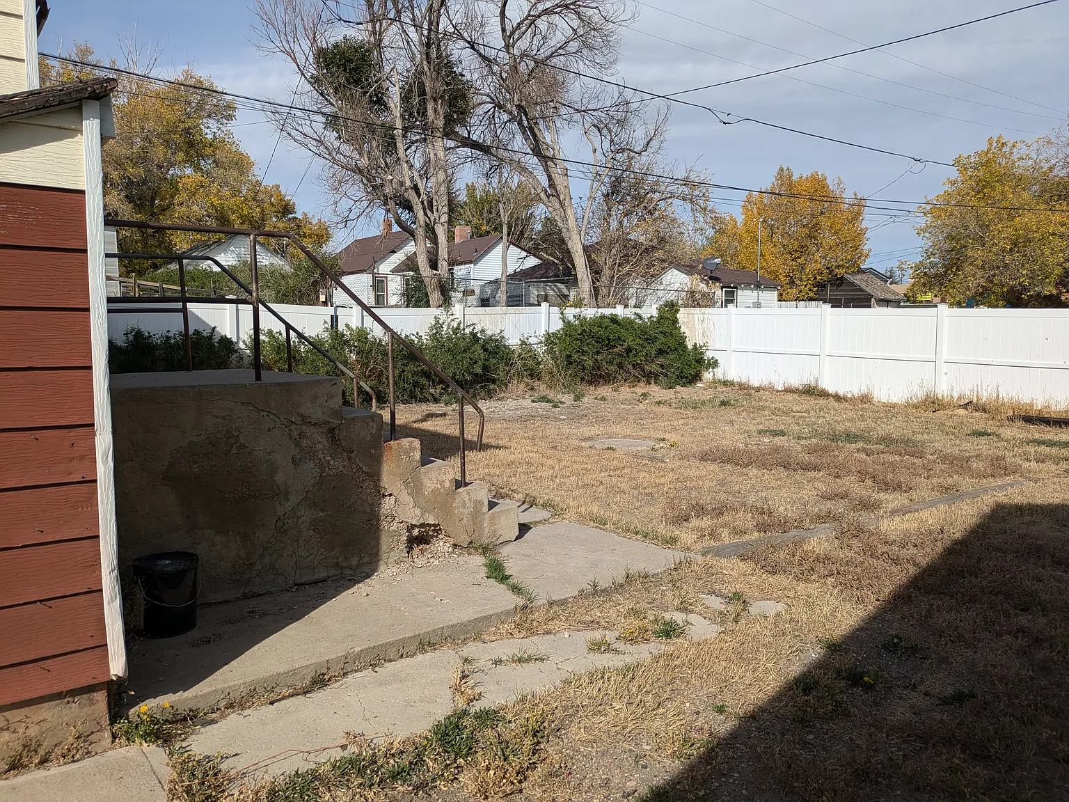 3 bed, 1.5 bath, 1320 sqft, $900 — Photo 3