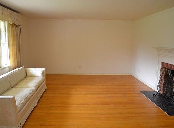 3rd image of 5940 Brendonridge Ct N