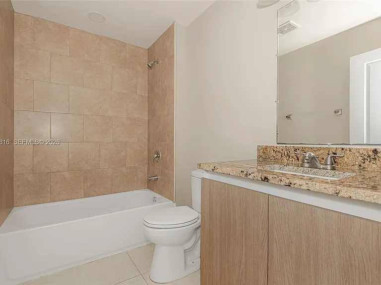 813 NW 3rd Ave #813 — Photo 23