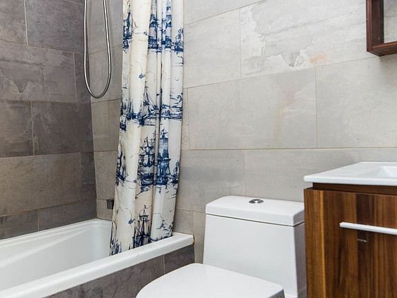 4th image of 1436 Dekalb Ave APT 1R