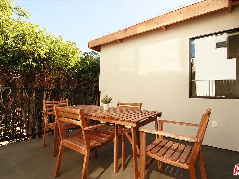 918 N San Vicente Blvd #F — Photo 9