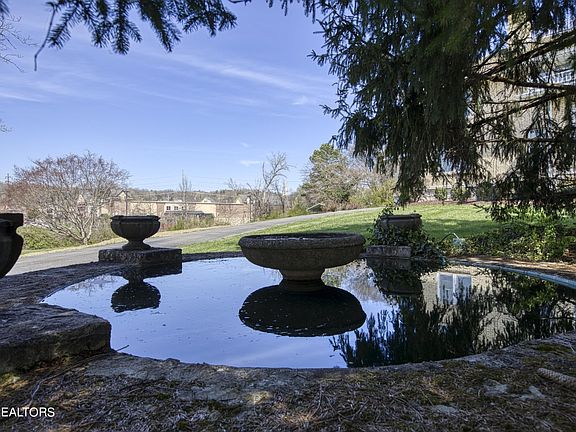 5th image of 2805 Gibbs Dr