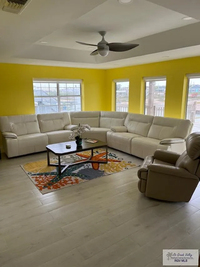 2 bed, 2.0 bath, 1400 sqft, $4,900 — Photo 1