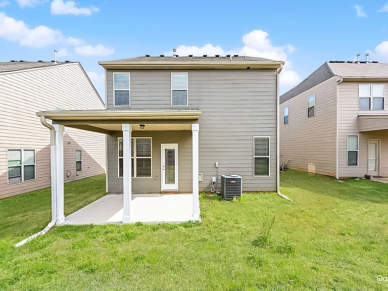 1924 Stanton Way — Photo 15