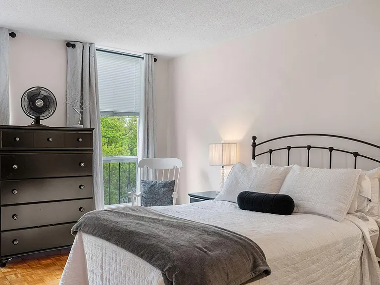 33 Pond Ave #409 — Photo 9