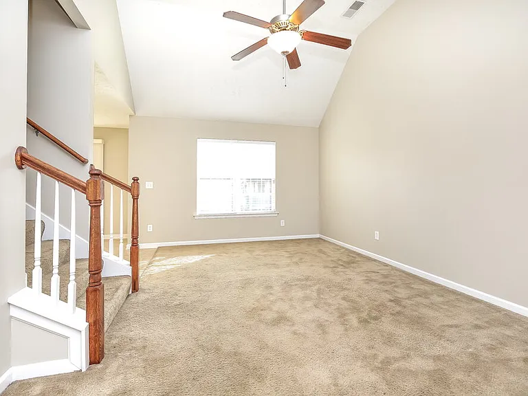 612 Rock Glen Trce — Photo 4