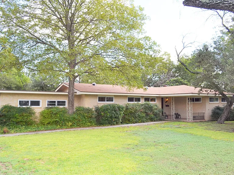 446 Pike Rd — Photo 1