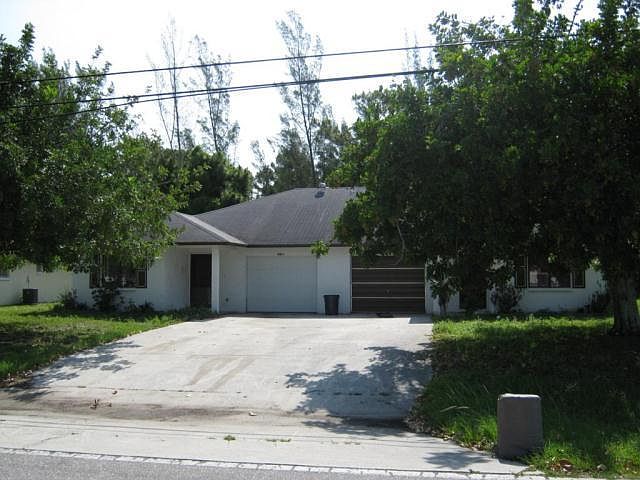 1st image of 937A SE 24th Ave