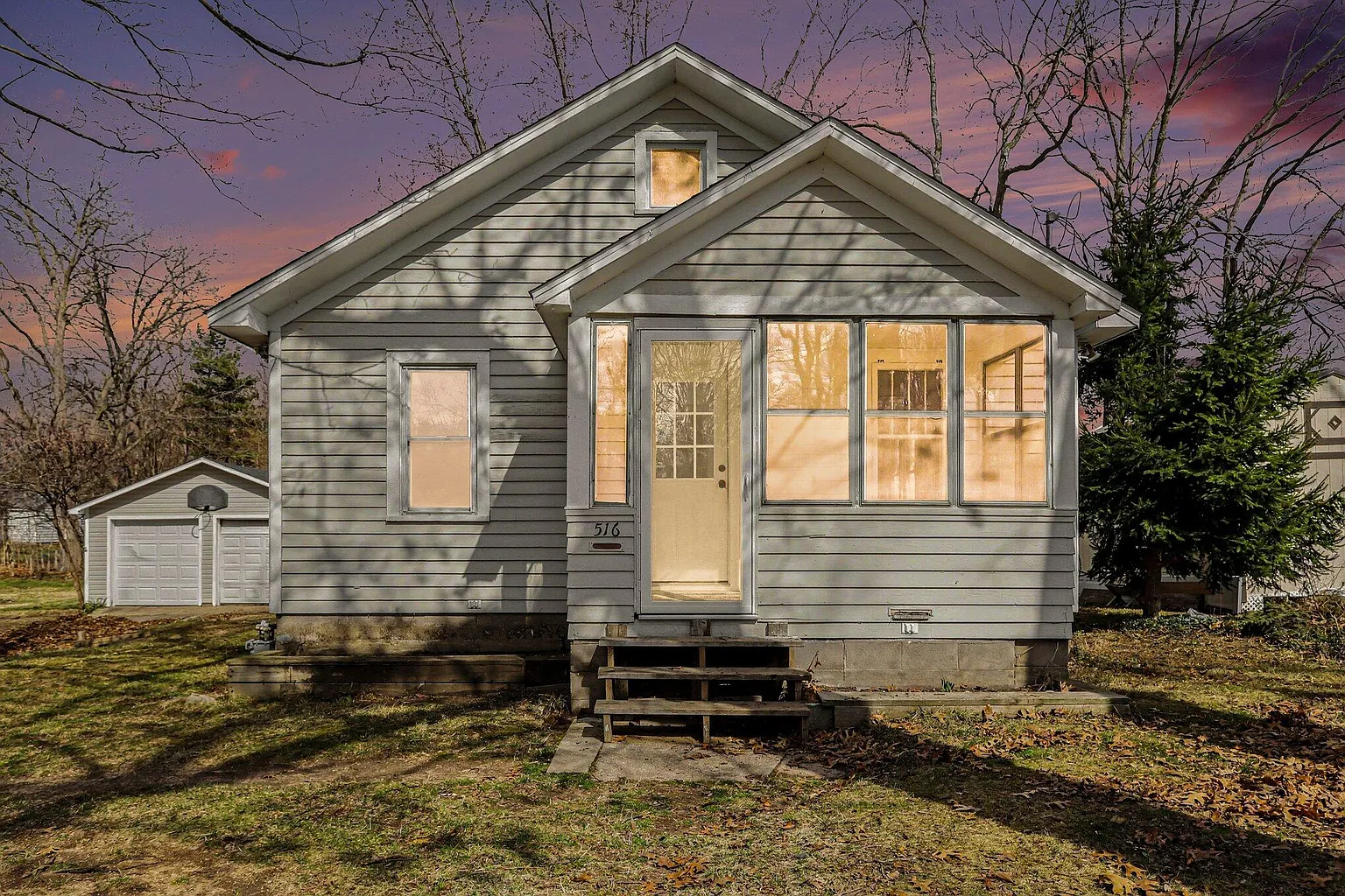 516 Forest St photo 1