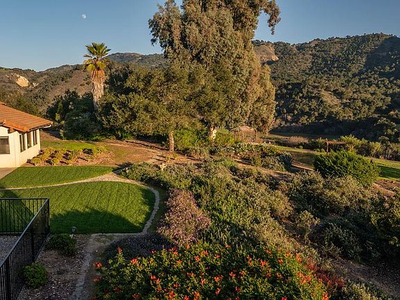 2nd image of 700 Thomas St