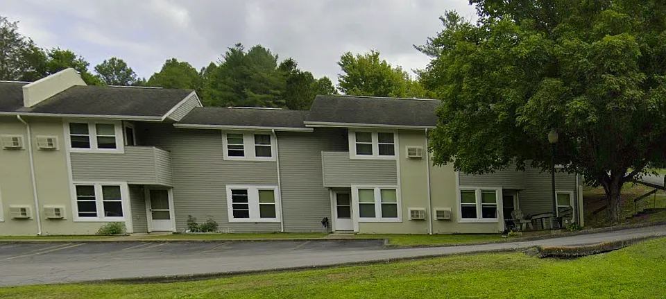 Braxton Manor