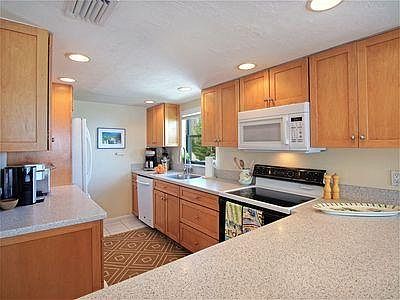 1st image of 15411 Captiva Dr #C5