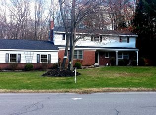 11 Mountain Way, Clifton Park, NY 12065