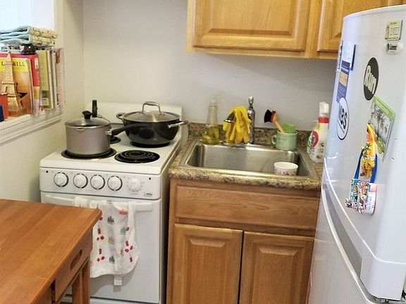 4th image of 1667 1st Ave #1W