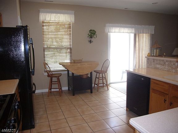 5th image of 62 Tannery Hill Dr