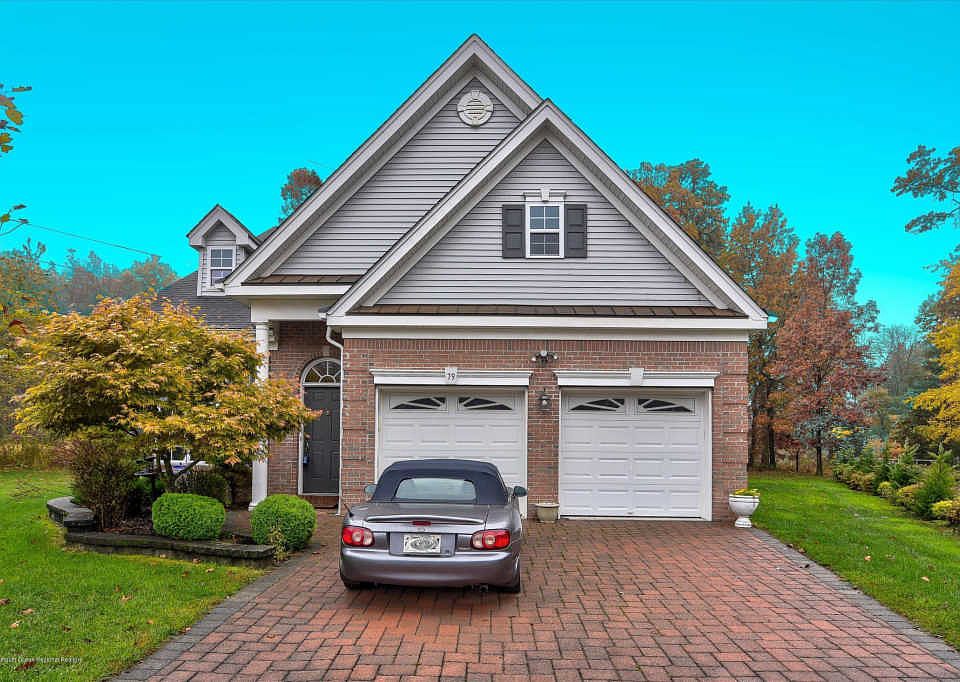 1st image of 79 Jumping Brook Dr