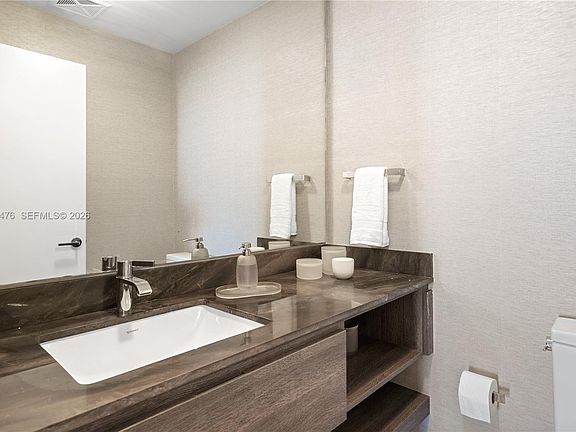 4th image of 360 Ocean Dr Unit 1106S