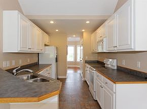 5th image of 603 Hertford Ln