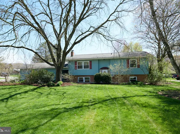 1282 Doruss Dr, Bellefonte, PA 16823