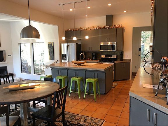4th image of 204 N Laurelwood Dr