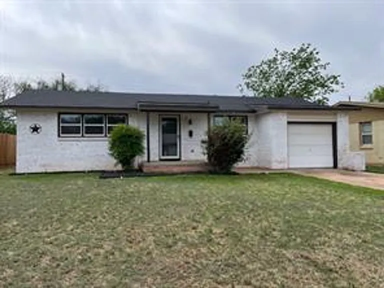 1460 Glenhaven Dr — Photo 1