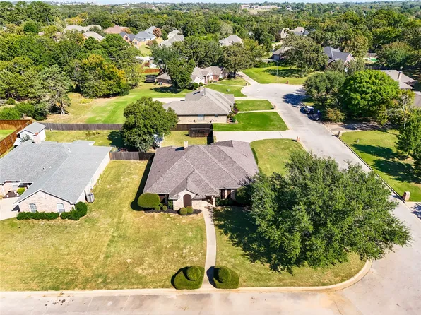 14 Lillis Park Cir, Denison, TX 75020