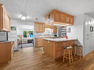 101 Mace Rd, Medford, OR 97501