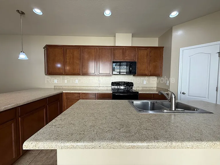9020 W Nicolet Ave — Photo 7