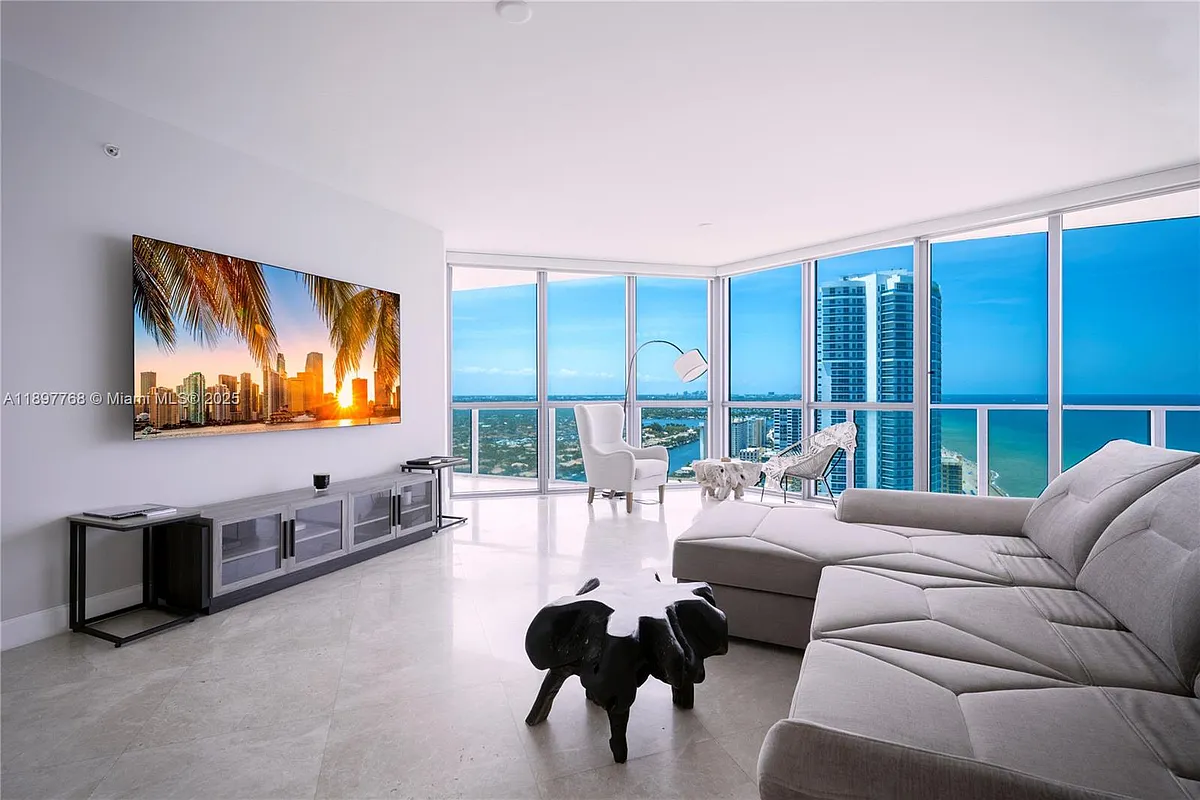 Building Photo - 3101 S Ocean Dr