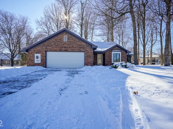 1307 Secretariat Ln, Indianapolis, IN 46217