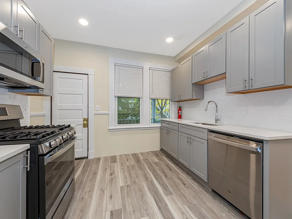 44 Brackett St #3D