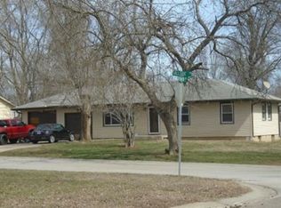 2401 Hillside Dr, Harrisonville, MO 64701