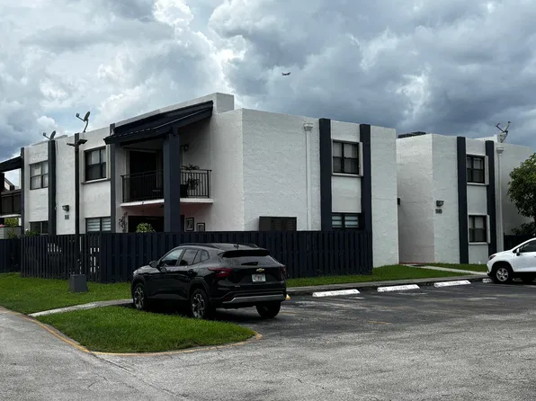 540 W Park Dr APT 101-1, Miami, FL 33172