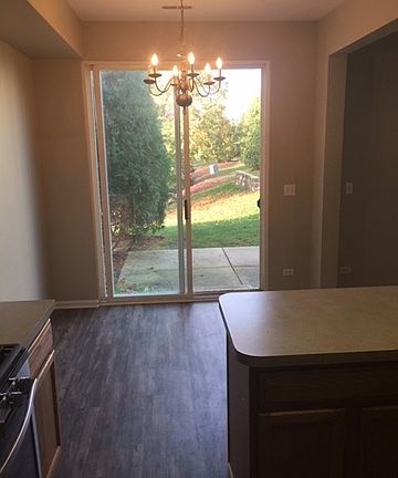 5th image of 3123 Bromley Ln