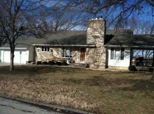 4710 SW Twilight Dr, Topeka, KS 66614