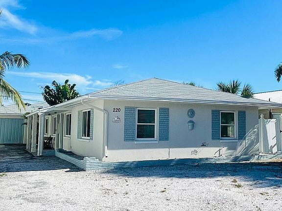 plenty of parking (2 cars +small boat!)