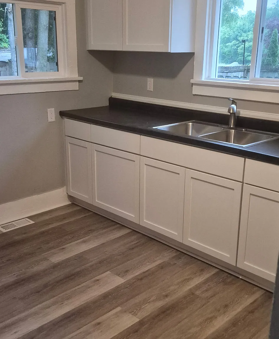 3 bed, 880 sqft, $1,400 — Photo 3