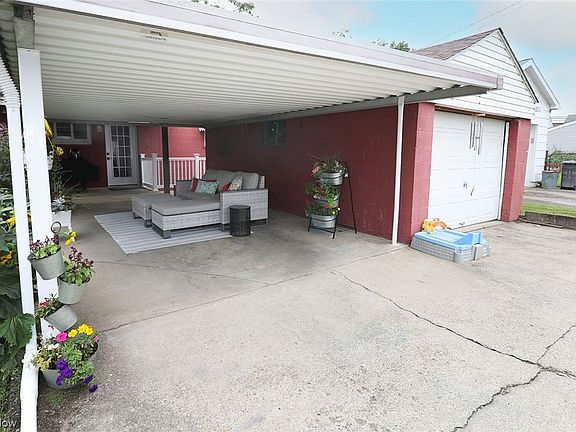 5th image of 307 Walker St