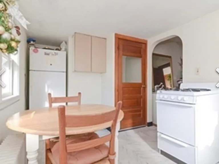 261 Park St #2 — Photo 5