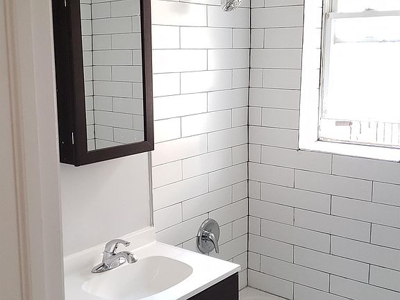 4th image of 246 Summit Ave APT 110