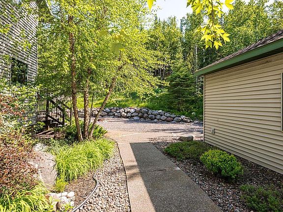 5th image of 19 Reed Dr