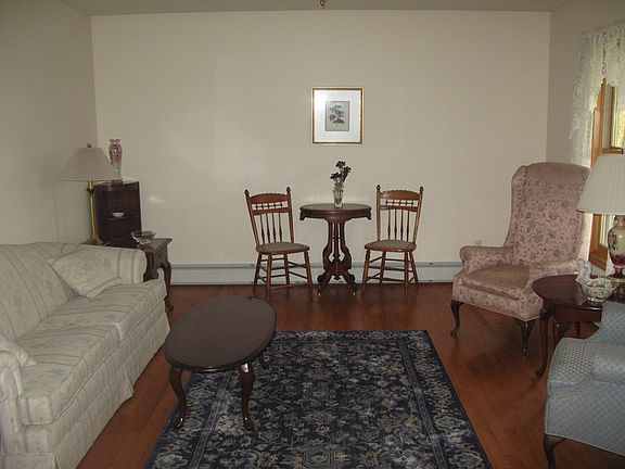 5th image of 35 Easterbrook Dr W
